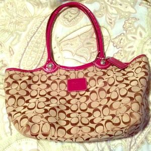 Coach magenta handbag like new!