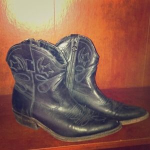 Black leather Cowboy Boots