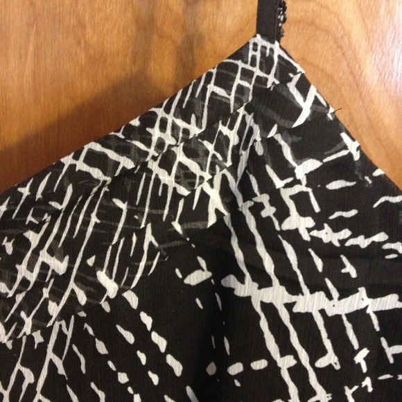 ❌Express hi-lo dress - Picture 3 of 4