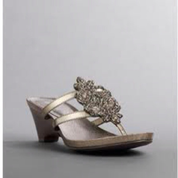 Kenneth Cole size 6 1/2 Silver