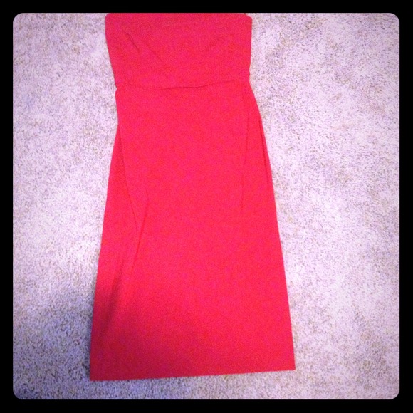 Red strapless express dress