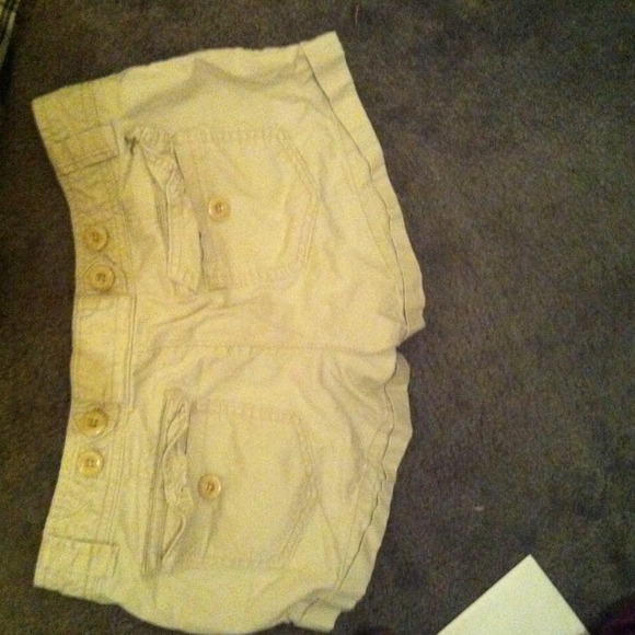 tan shorts. - Picture 2 of 2