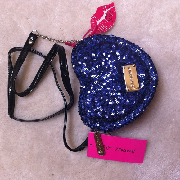 Betsey Johnson Handbags - Betsey Johnson purse heart