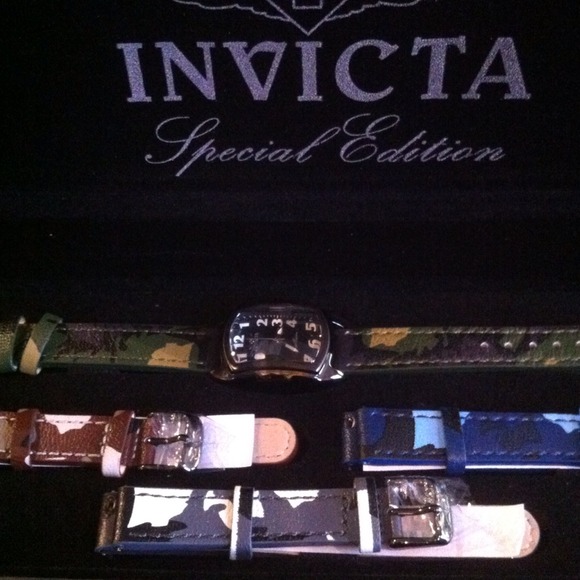 SOLD @kayebee5399 🎀Ladies Invicta Camo Watch🎀