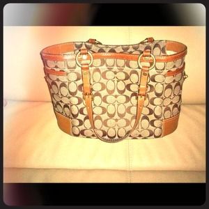 Coach Gallery Signature Tote