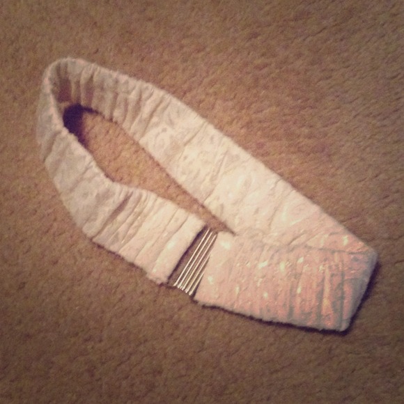 Cream colored Lace waist belt.