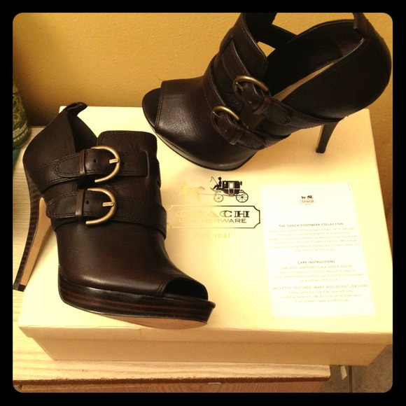 Coach Shoes - ✨✨RESERVED✨✨NWB Coach Full Grain