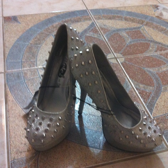 rue21 Shoes - New with tags heels