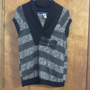 Maternity shirt. NWOT.