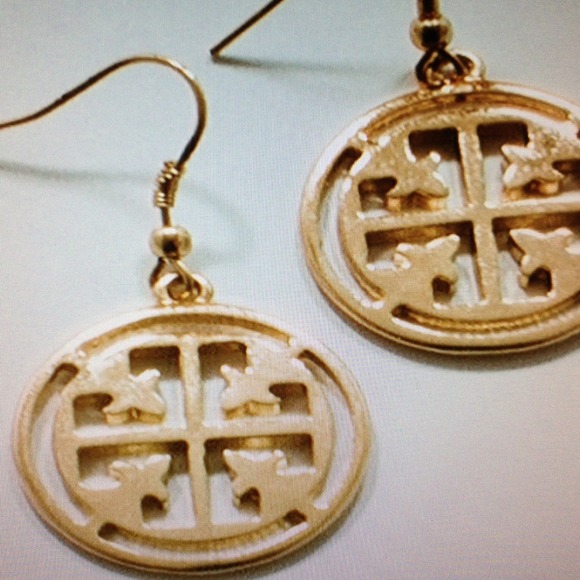 Designer 's metal dangle Earring - Gold