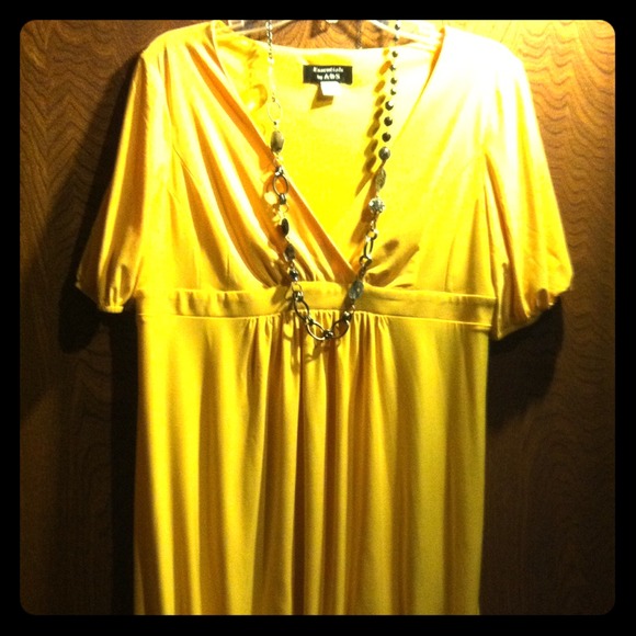 ❌Sold❌⚡Reduced⚡Hot yellow dress worn Once!