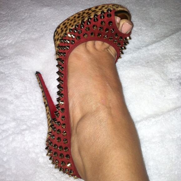 Authentic Christian Louboutin shoes - Picture 4 of 4