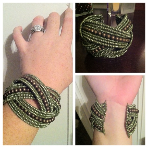 Multi colored, three strand open back bracelet. - Picture 1 of 4