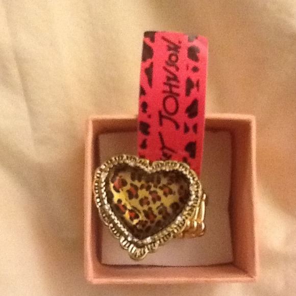 🌺SOLD🌺Brand new Betsey Johnson leopard heart rin