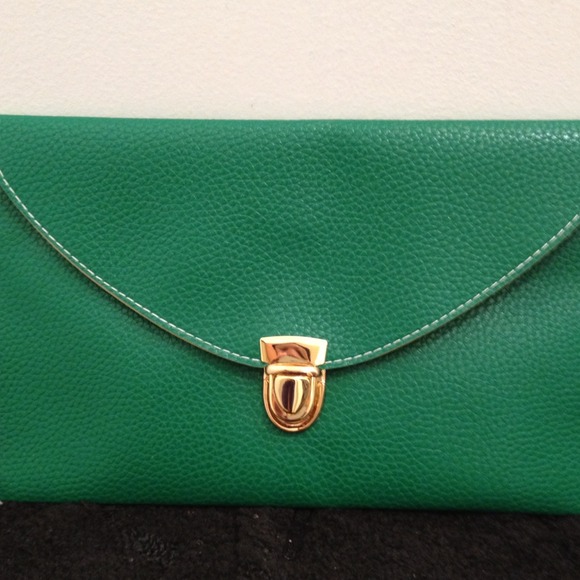 Large envelope clutch