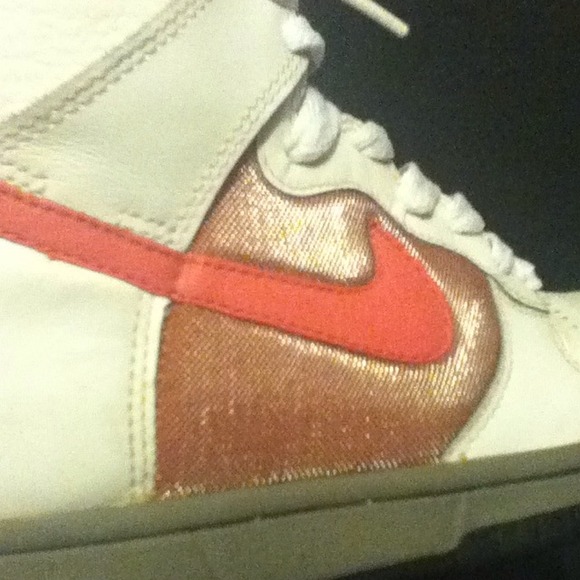 🚫Sold🚫Nikes - Picture 3 of 4