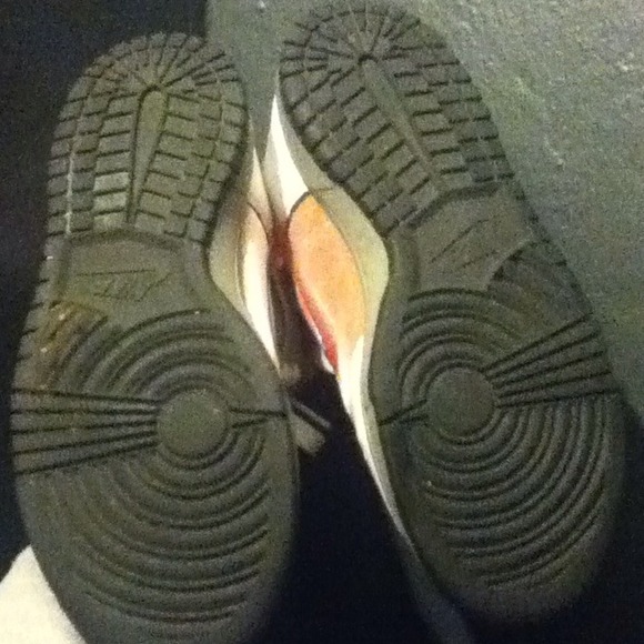 🚫Sold🚫Nikes - Picture 4 of 4