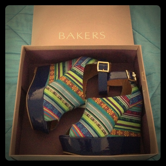 Tribal Print Wedges! Closet clean out!