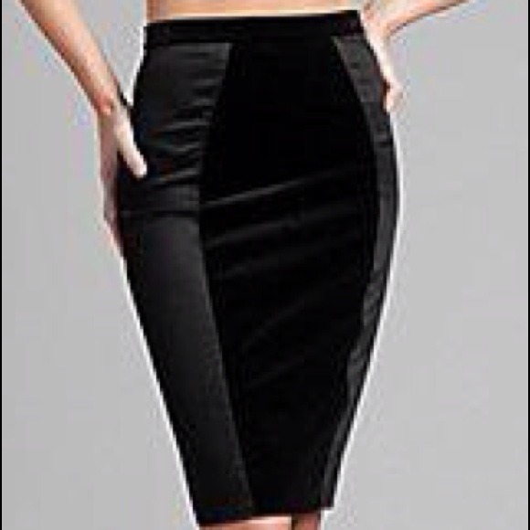 Dresses & Skirts - SOLD-TRADESY-GUESS by Marciano Black Pencil Skirt