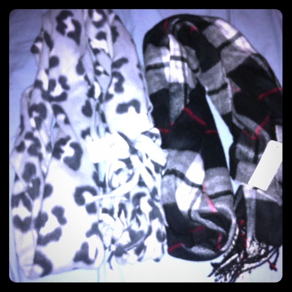2 scarves NWT
