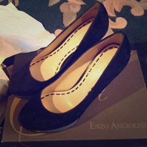 Enzo Angiolini black with grey heel