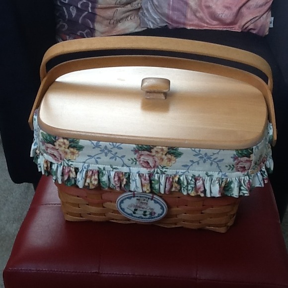 ⬇😁REDUCED😁⬇LONGABERGER COLLECTORS BASKET