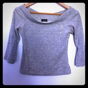 Gray Top w/Letter J 3/4 sleeve Sz S