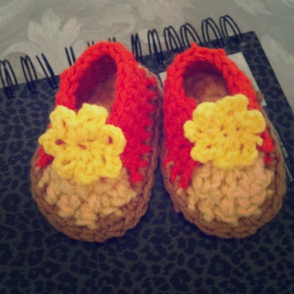 Crocheted baby sandals