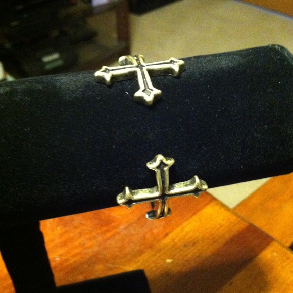 Double Cross Cuff - Picture 2 of 3
