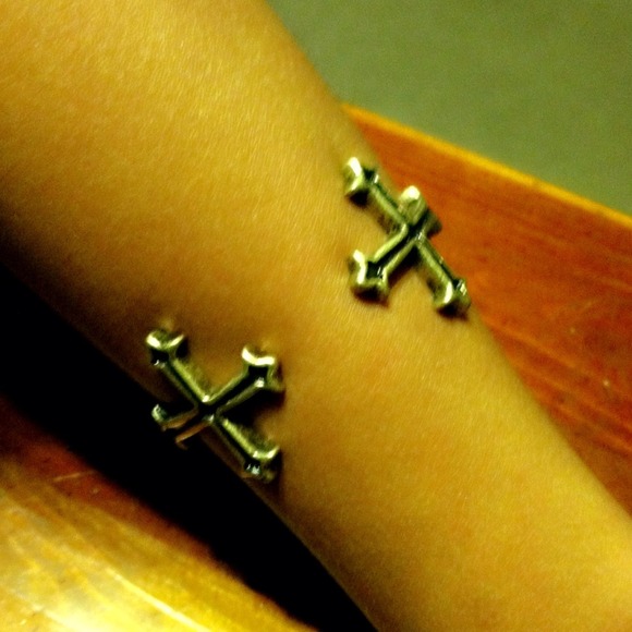 Double Cross Cuff - Picture 3 of 3