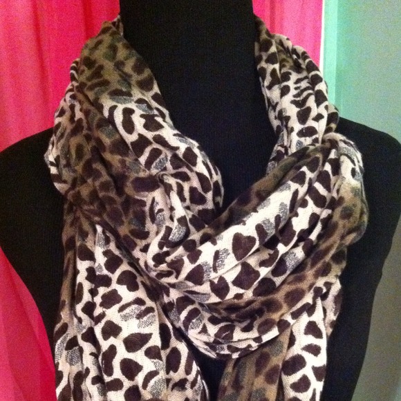 x SOLD xAnimal Print Infinity Scarf