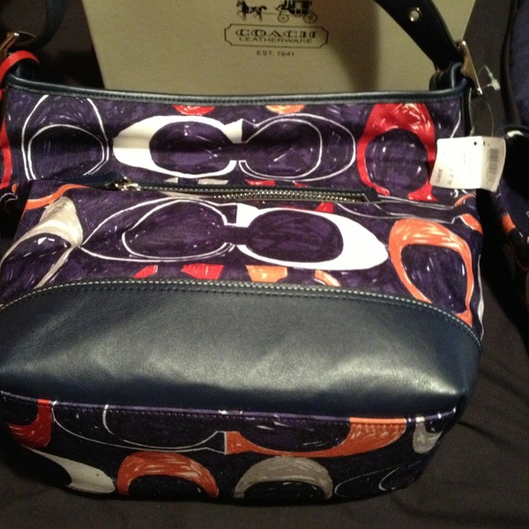 Authentic Coach purse - Picture 2 of 4