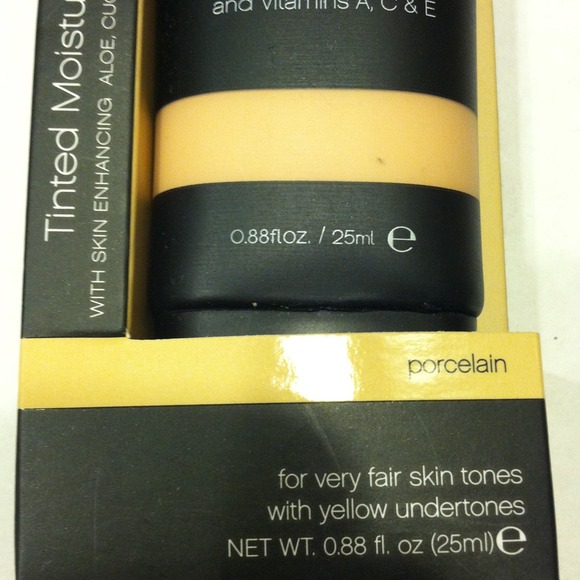 XXHOLDXX Tinted Moisturizer - Picture 2 of 2