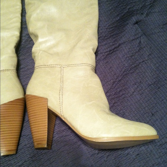 Tan Boots - Picture 2 of 4