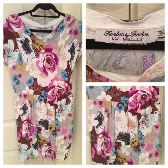 ❌SOLD❌ in Bundle Gorgeous Flower Pattern Dress - Picture 1 of 2