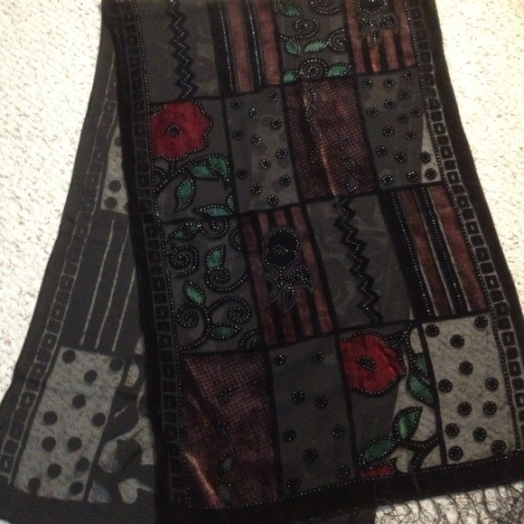 💋Scarf with detailed beautiful pattern👠