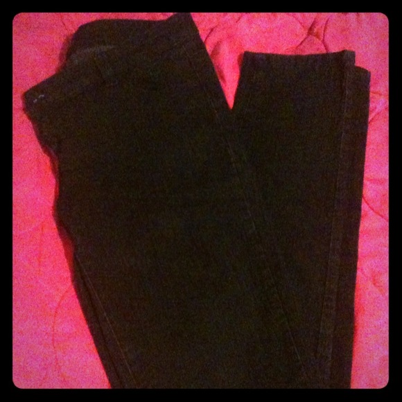 Black skinny jeans.