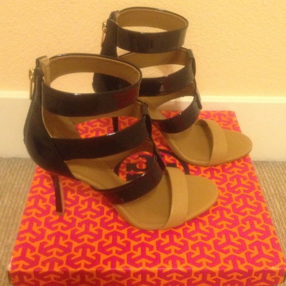 More Pics of the Tory Burch Sandals