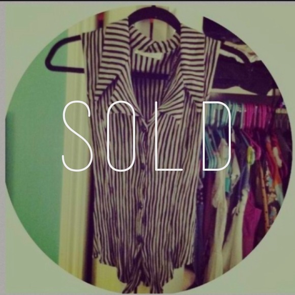 Vintage Vertical striped button up shirt - Picture 1 of 4