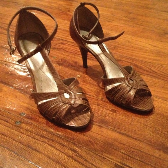 Strappy brown peep toes - Picture 1 of 1