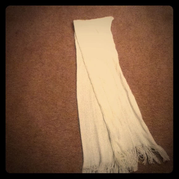 XXsoldXX in bundle White scarf