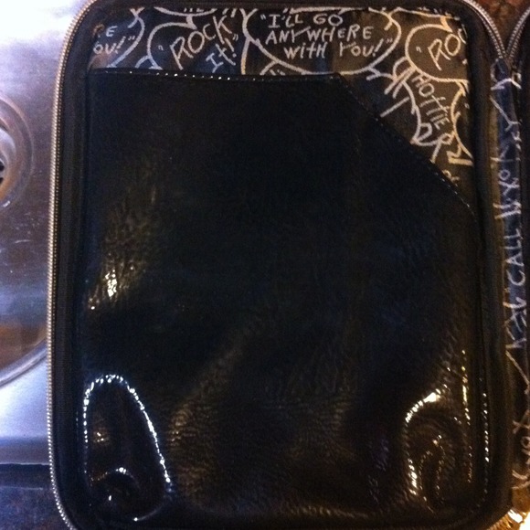 Betsy Johnson iPad case - Picture 3 of 4