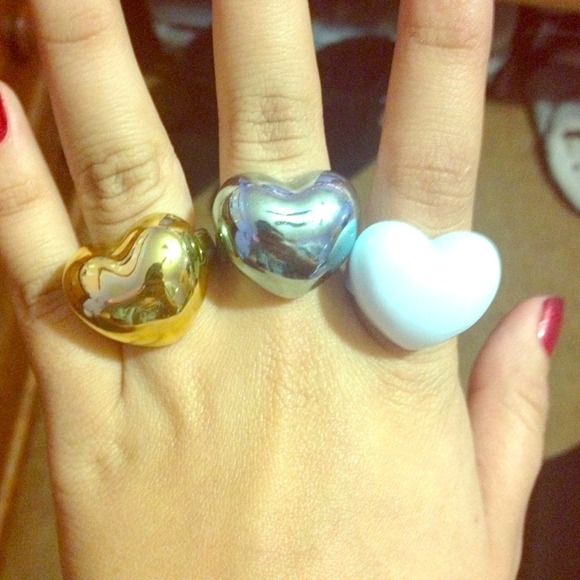 3 heart rings