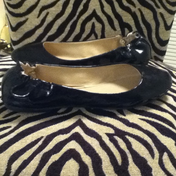 🎉Reduced🎉Black Patent Ruffle-Heel Ballet Flats