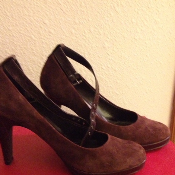 👠👠👠👠RESERVED Suede Mary Jane style pumps