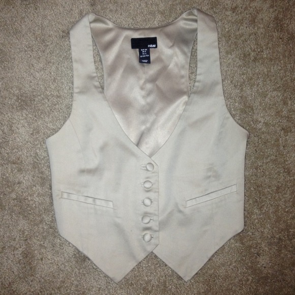 SOLD! H&M vest - Picture 2 of 5
