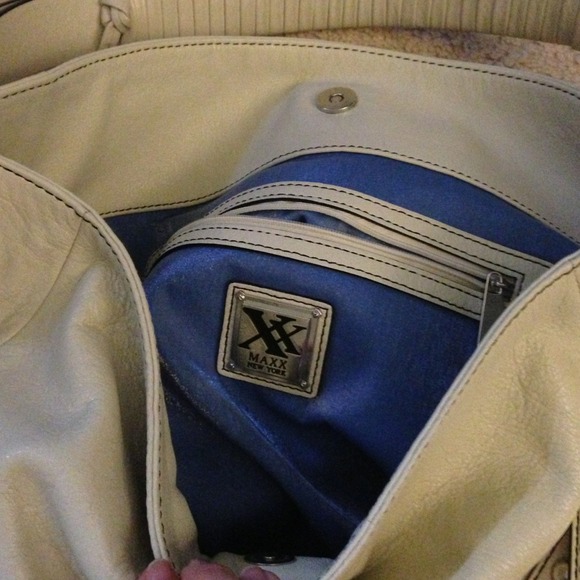 Maxx New York White Hobo Bag - Picture 3 of 4