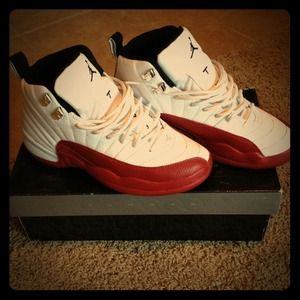 💢RESERVED💢Air Jordan Retro 12