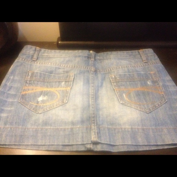 (Reduced) Distressed denim mini - Picture 2 of 2