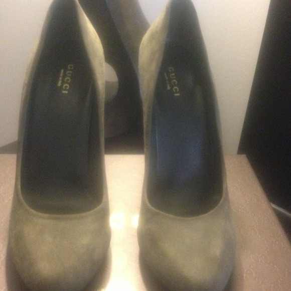(Sold) Gucci pumps